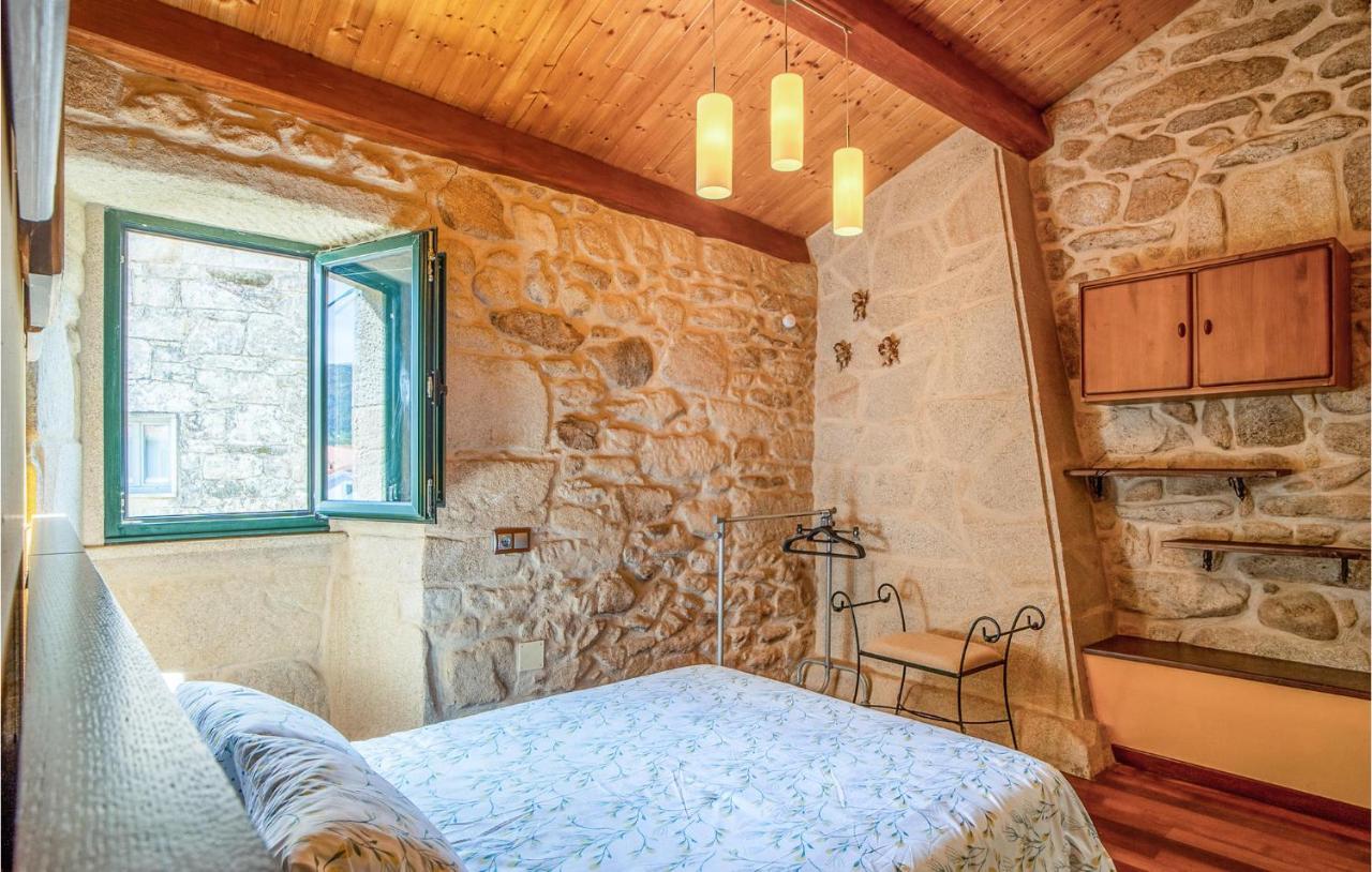 2 Bedroom Amazing Home In Muros Bagian luar foto